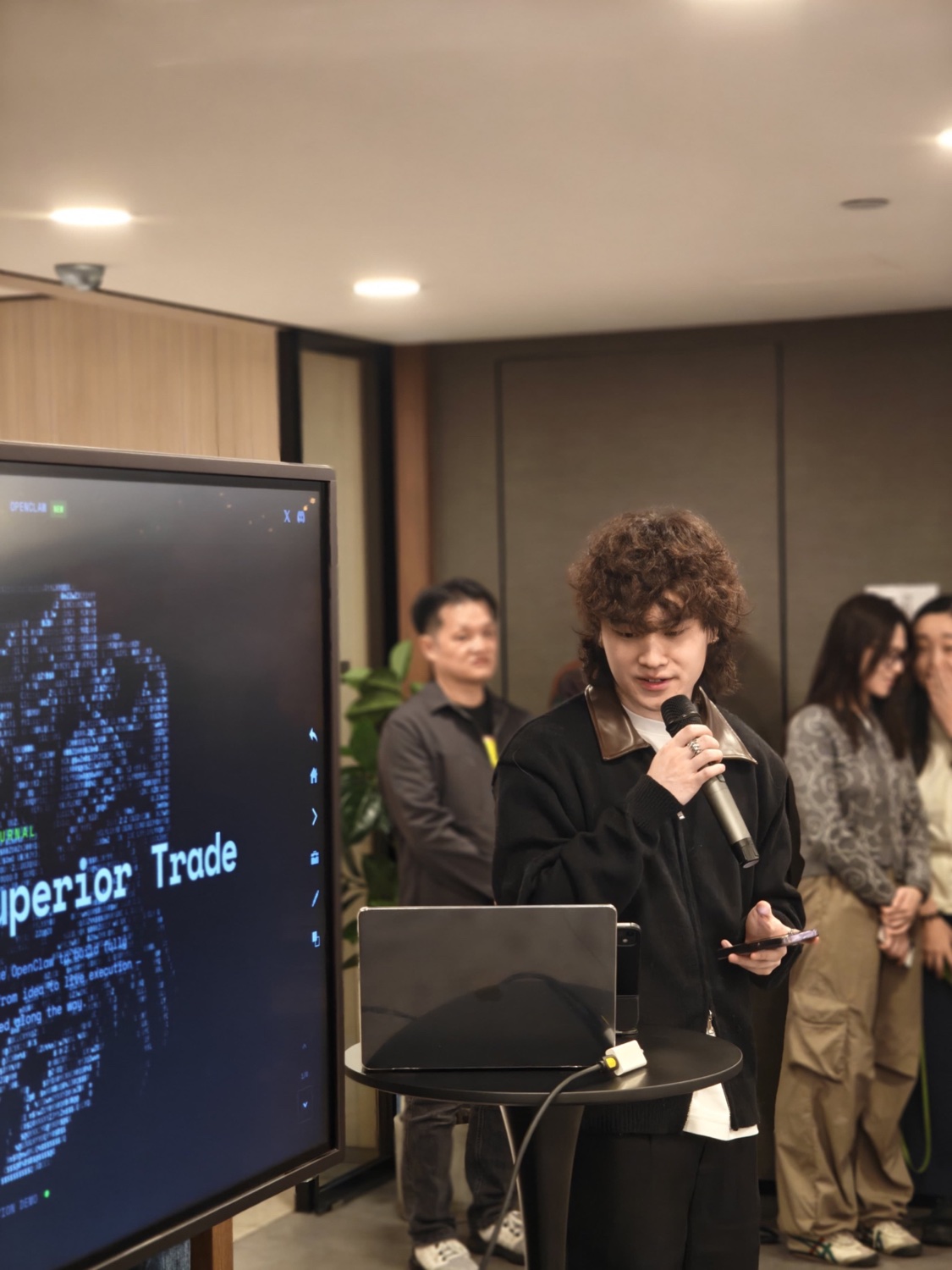 Jason Kwow presenting Superior.Trade demo